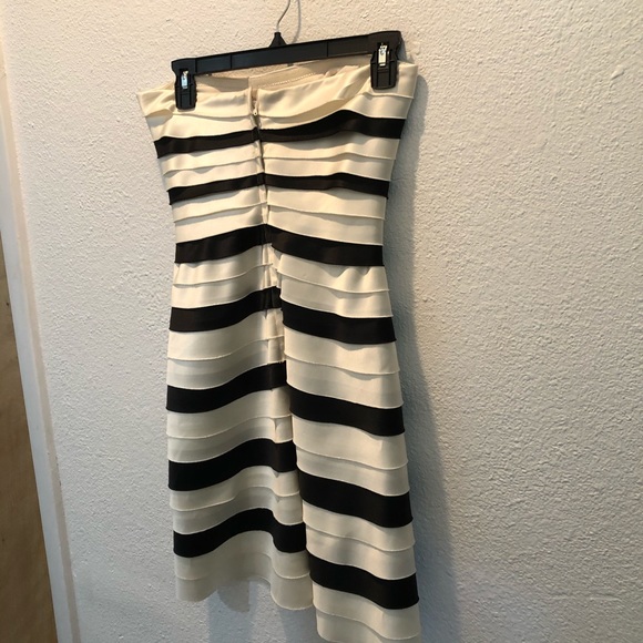 BCBG MaxAzria Strapless Satin Tiered Dress Sz 2.B - Picture 3 of 5